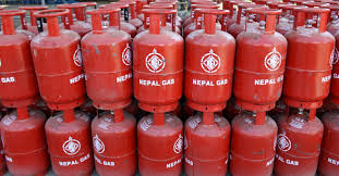 ६ हजारभन्दा बढी सिलिन्डर लुकाएर राखेको फेला परेपछि ग्यास उद्योगलाई तीन लाख रुपैयाँ जरिवाना